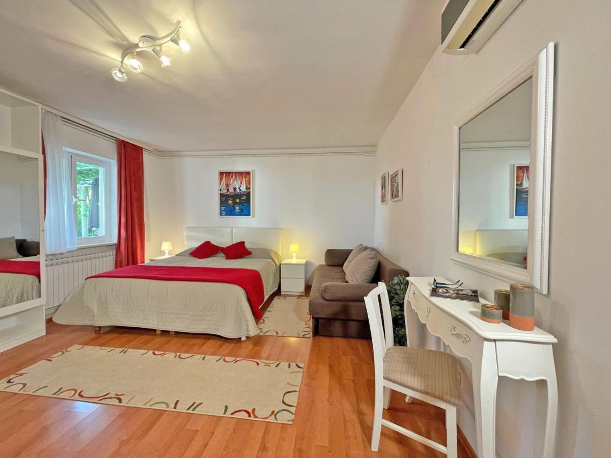 מליני Studio Apartments Andrijana מראה חיצוני תמונה