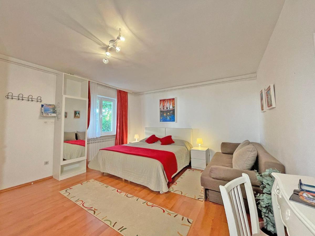 מליני Studio Apartments Andrijana מראה חיצוני תמונה