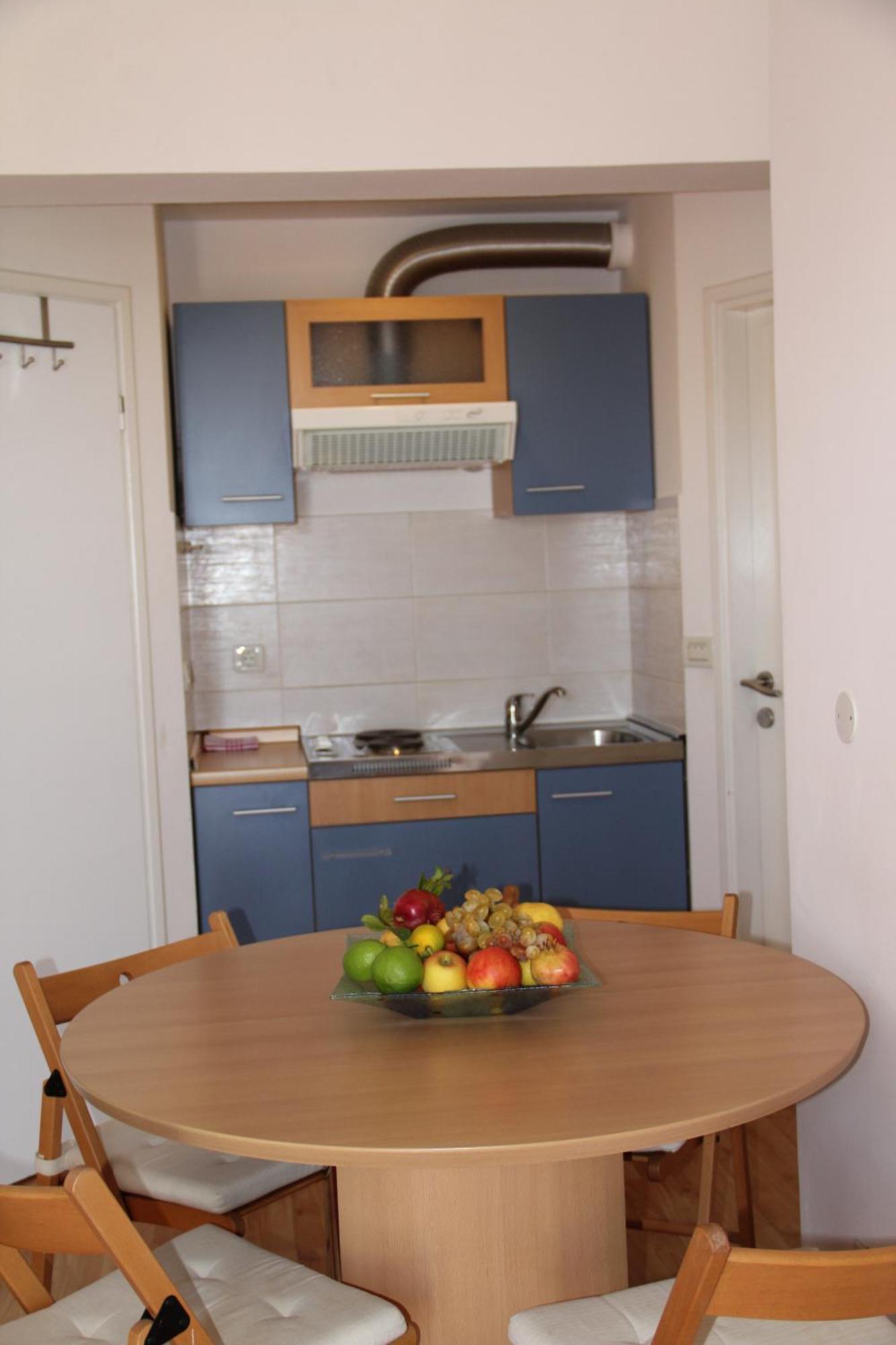 מליני Studio Apartments Andrijana מראה חיצוני תמונה